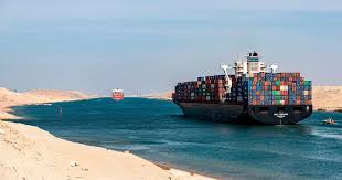 Gemiler Süveyş’e Geri Dönüyor: 2026’da Navlun ve Lojistik Dengeleri Değişiyor